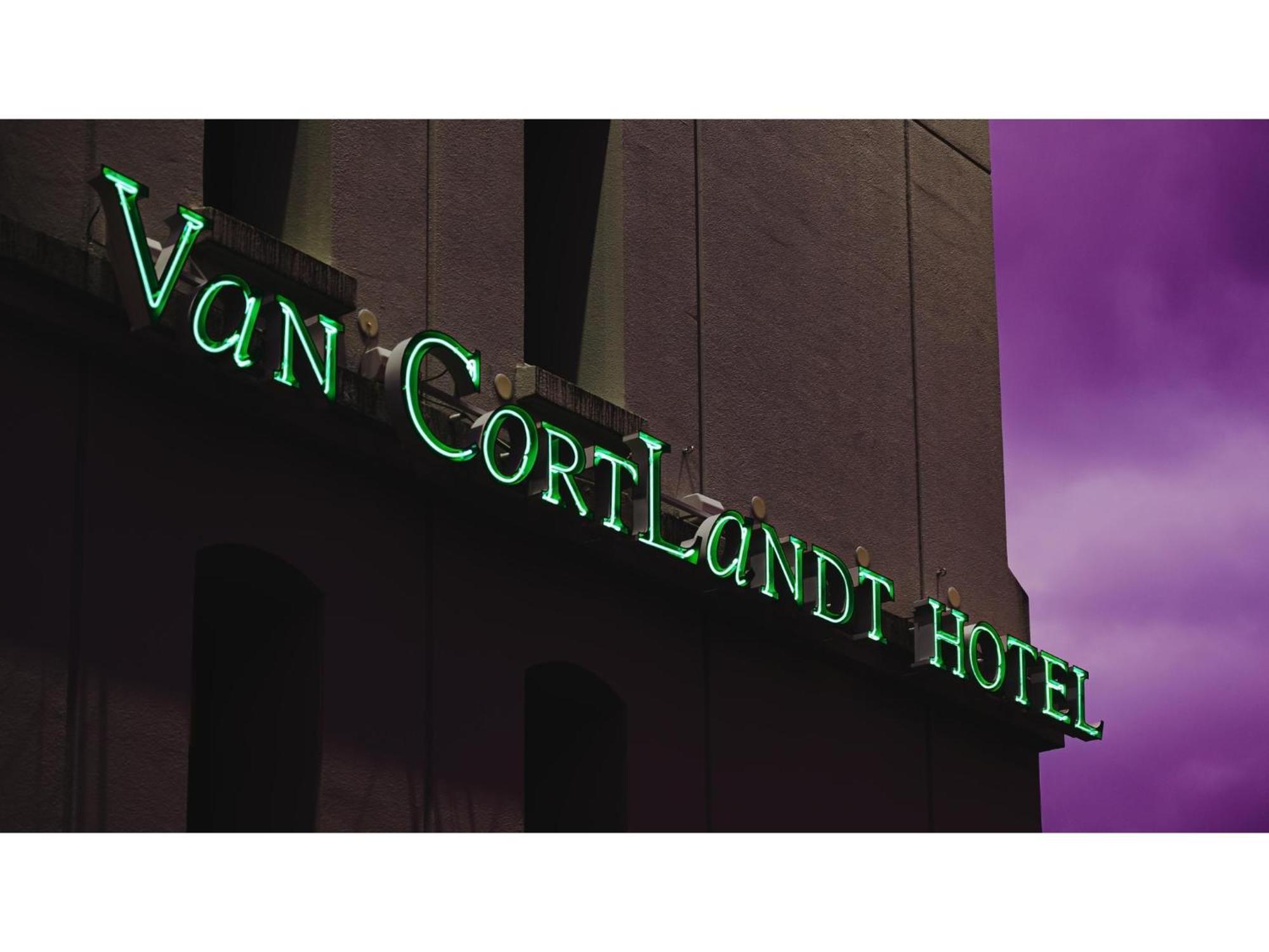 Van Cortlandt Hotel - Vacation Stay 17465V Aira Extérieur photo